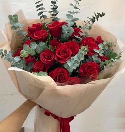 Picture of VNG-RO-RO20191003_Bouquet 24 Roses & greenery fillers